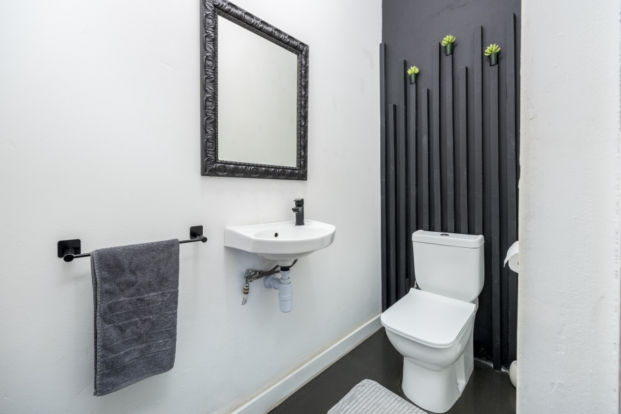 5 Bedroom Property for Sale in Elim Western Cape